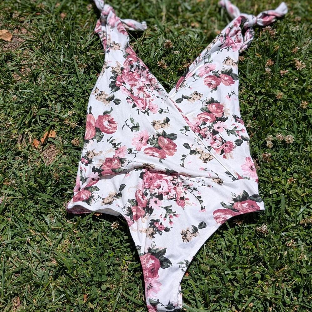 Lulus White Pink Rose Floral Tie Shoulder Surplice V-Neck Thong Bodysuit S